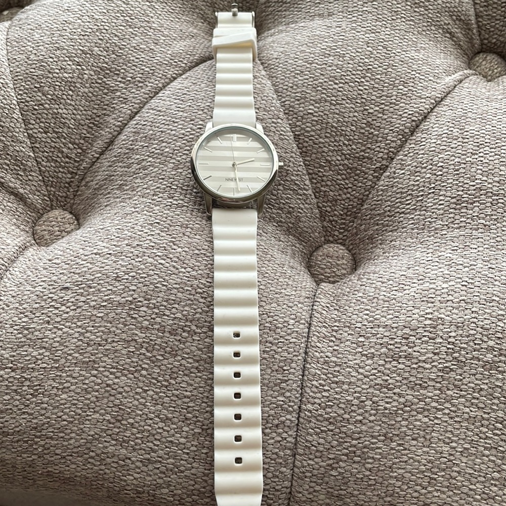 NEW Nine West women’s white silicone watch